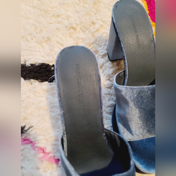 Princess Polly Blue Velvet Chunky Heels Sandals y2k 9 NEW - Picture 8 of 10